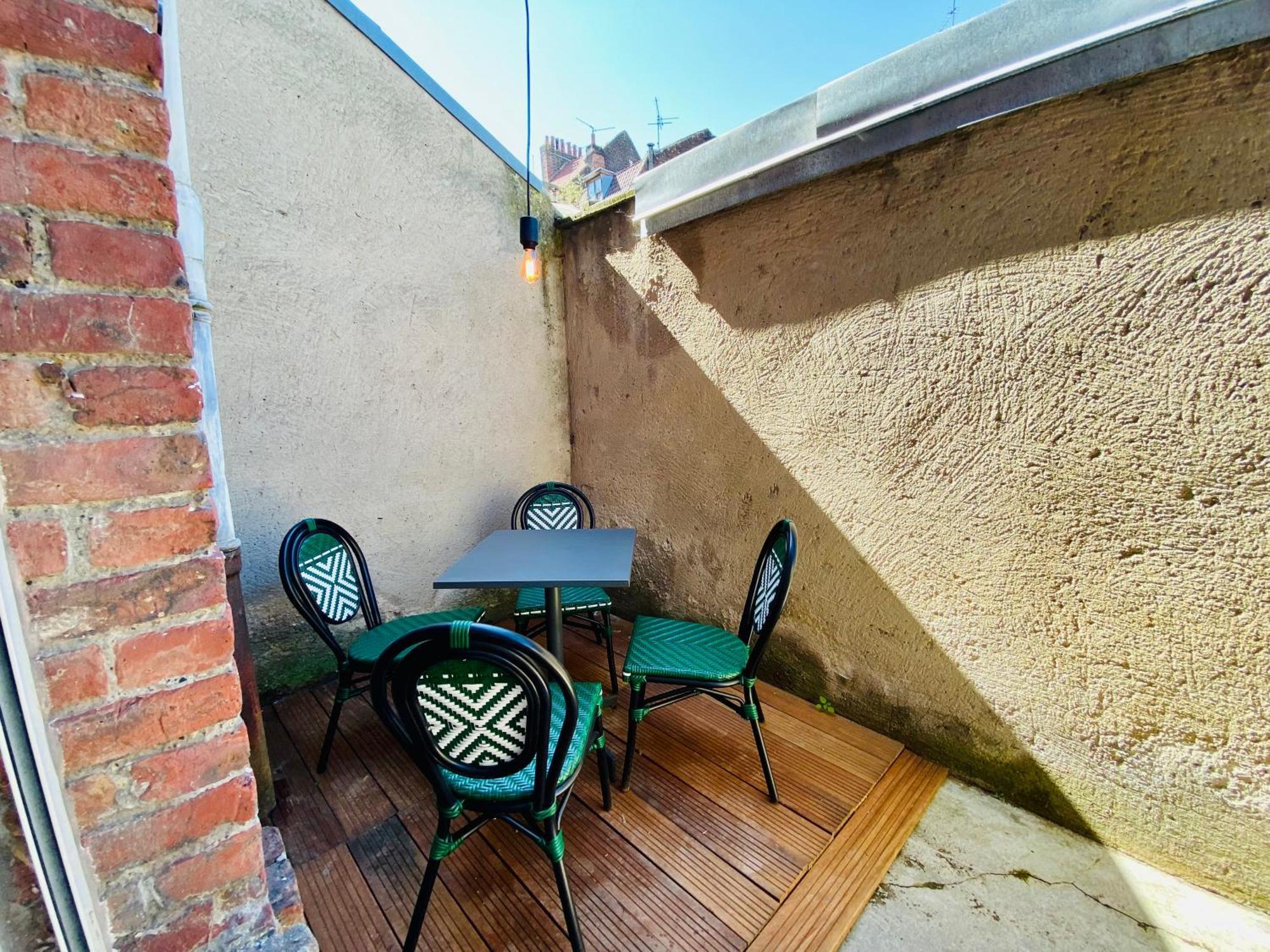 Oasis Urbaine - Spacieux Et Calme Avec Patio Lille Extérieur photo