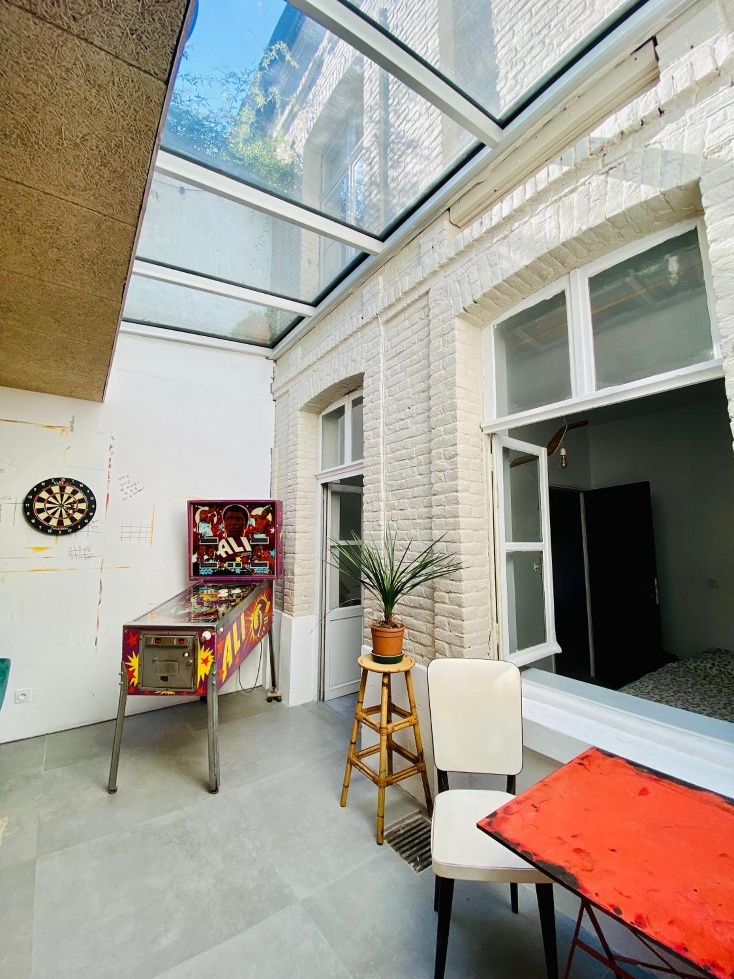Oasis Urbaine - Spacieux Et Calme Avec Patio Lille Extérieur photo